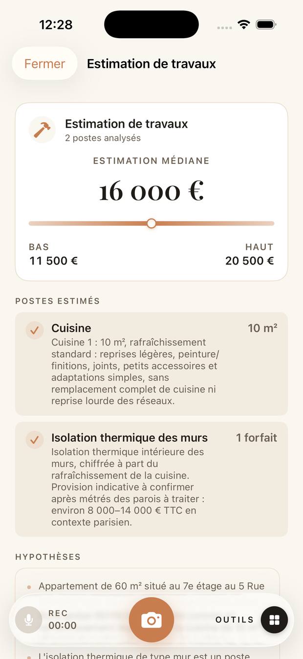 L'estimation des travaux dans l'application : le coût médian et sa fourchette, puis chaque poste chiffré, ici la cuisine et l'isolation thermique des murs.